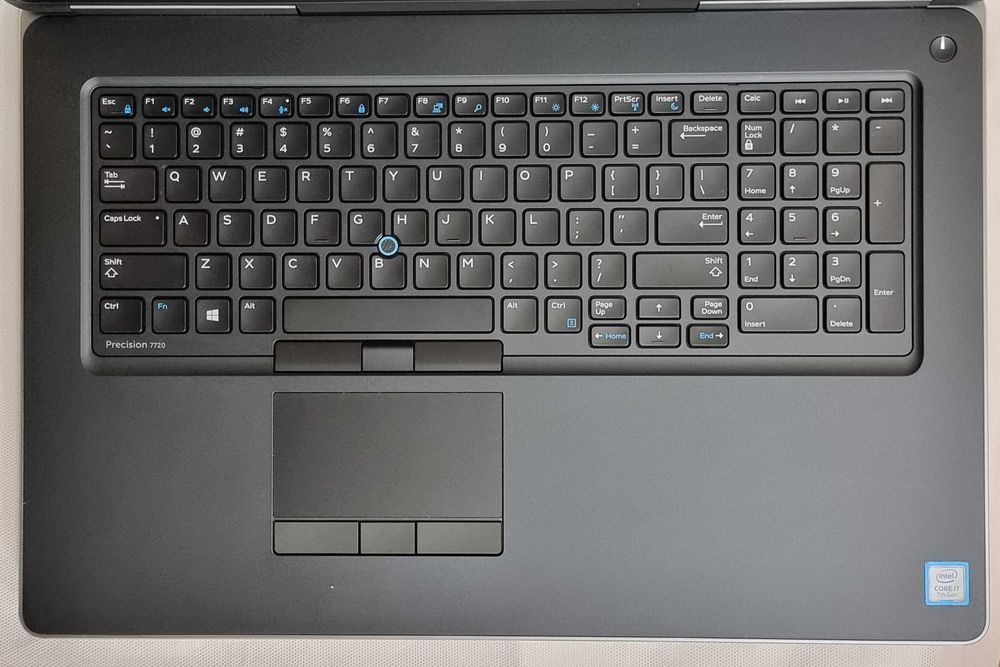 Dell Precision 7720 I7-7820HQ 16Гб DDR4 128/500Гб NVidia 4Гб нова бат.