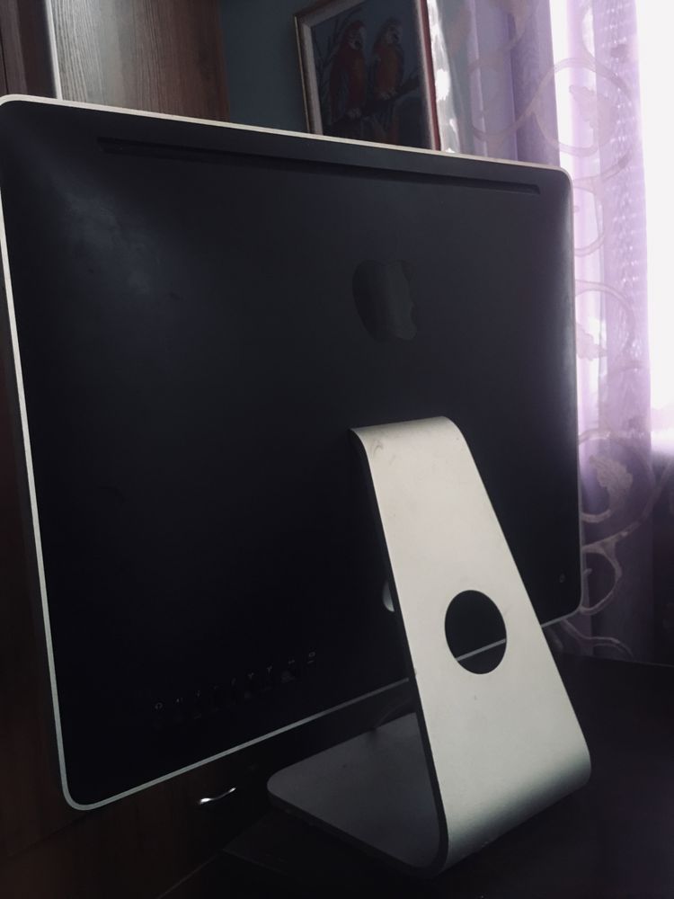 Рабочий iMac 2007 года