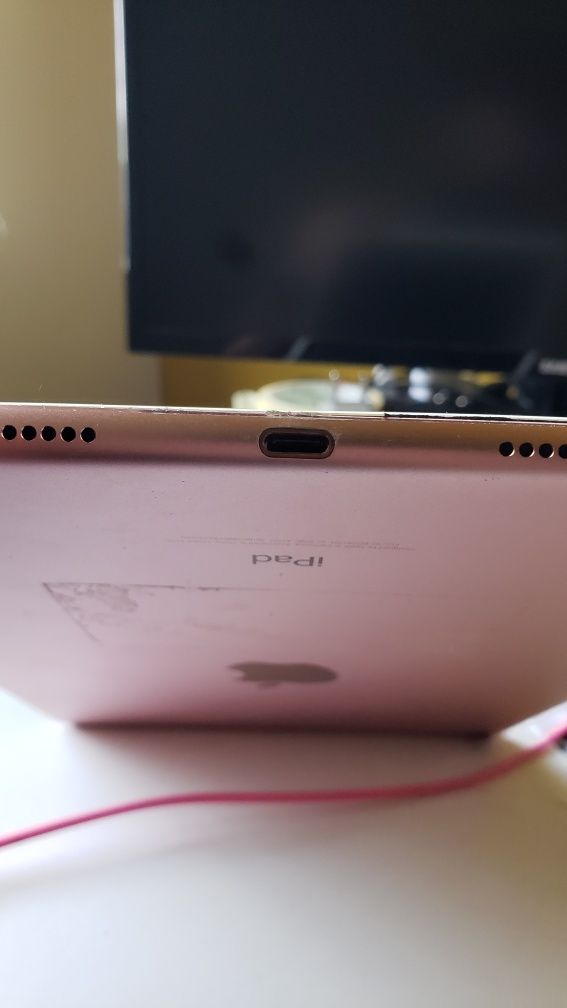iPad 10.5 a1701 неробочий