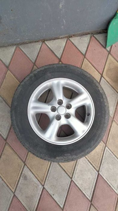 Диски Toyota c резиной