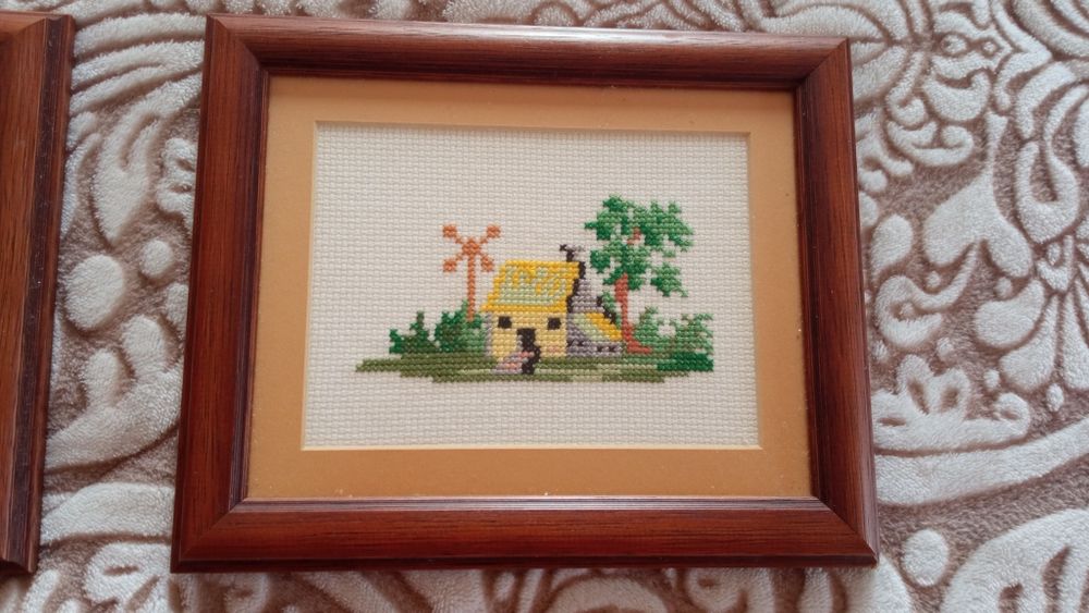 Quadros decorativos em ponto cruz