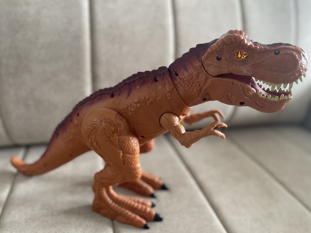 Duży dinozaur T-rex