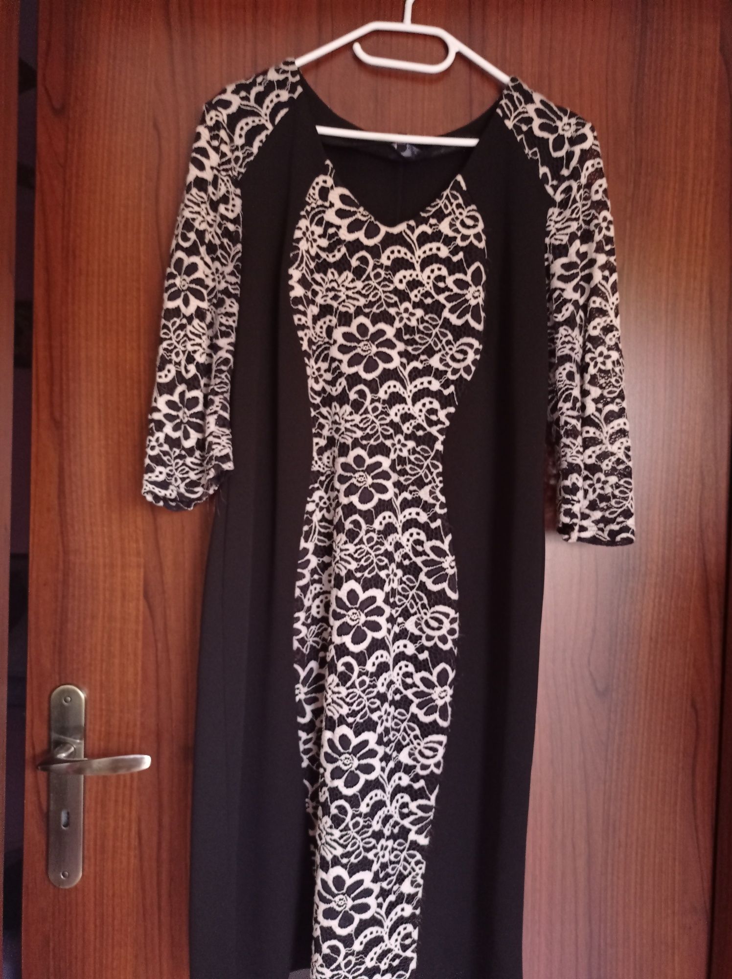 Sukienka z koronką XXL czarna ,w bardzo dobrym stanie