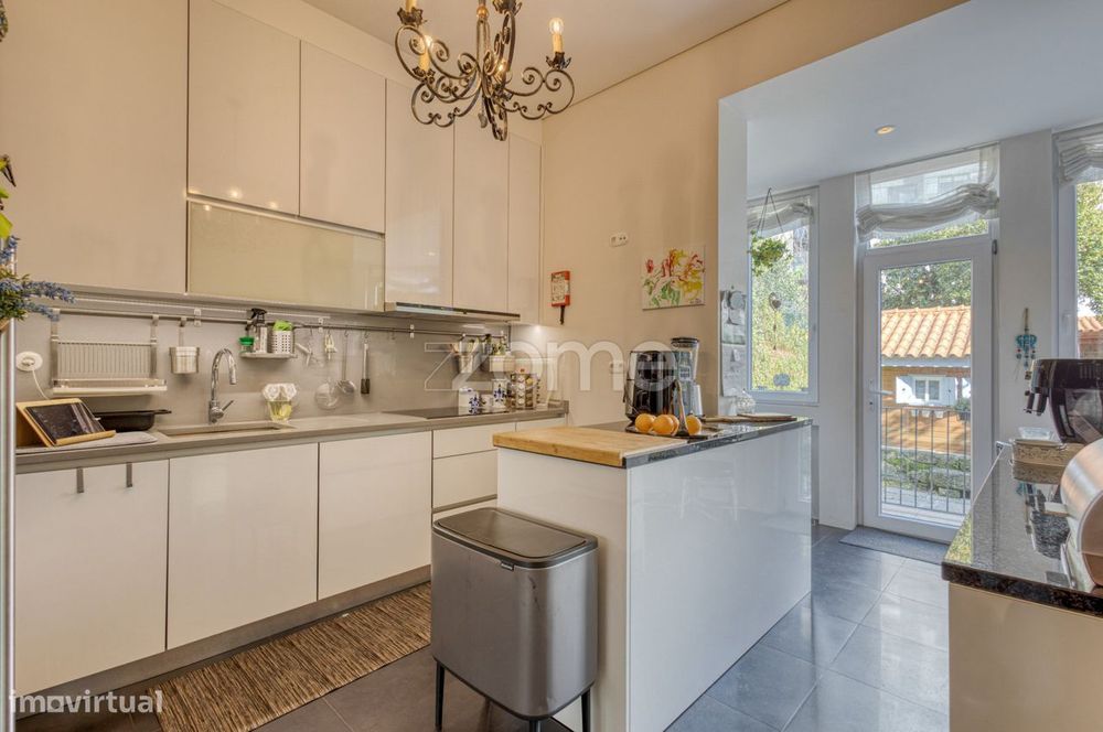 Moradia de Charme T4 Renovada na Praça do Marquês