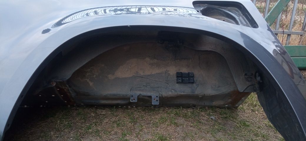 Mercedes pikap klasa x błotnik tylny prawy