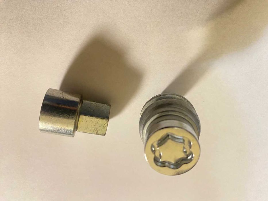 Болти секретки McGard  М12х1.25 26001 SU (не використовувались)