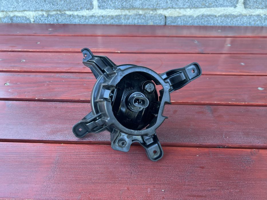 Halogen prawy Hyundai ix35 lampa przeciwmgielna prawy przód