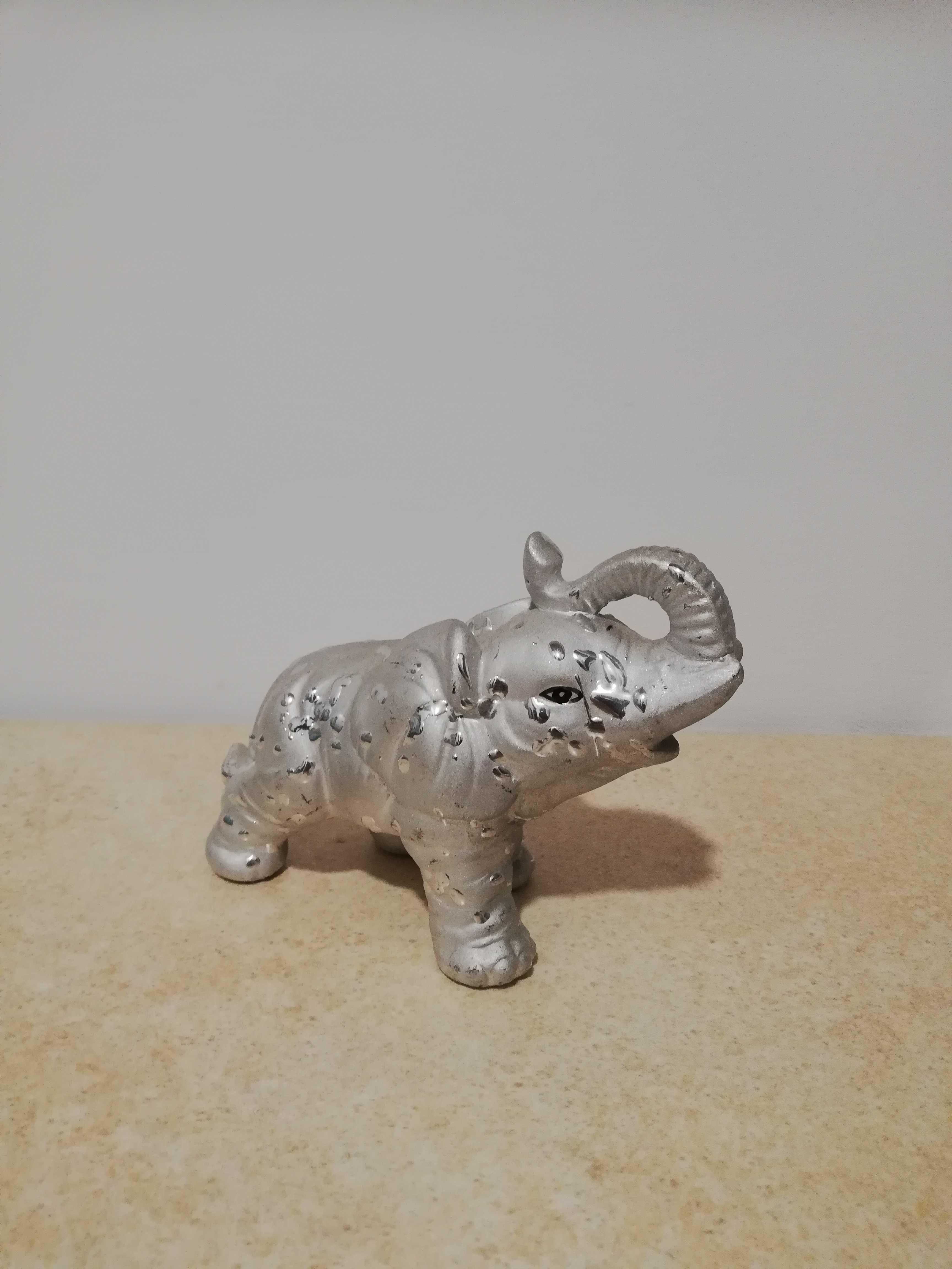 Figurka słonia - kolor srebrna