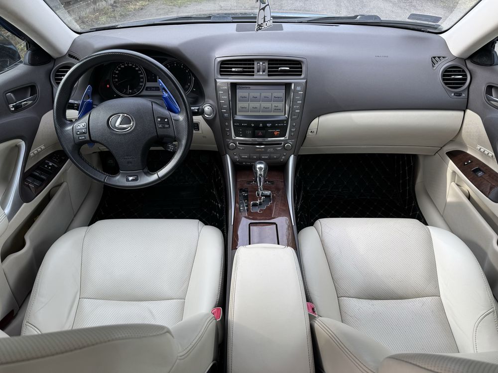 Lexus IS250 V6 F-Sport /Mark Levinson + Webasto