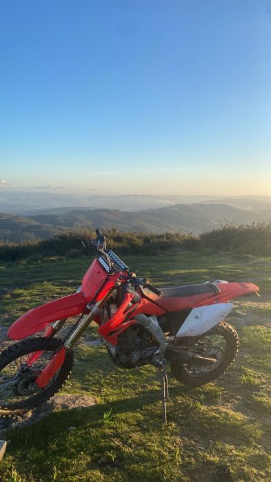 CRF 250 X.