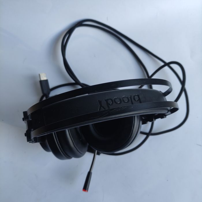 Наушники Bloody .