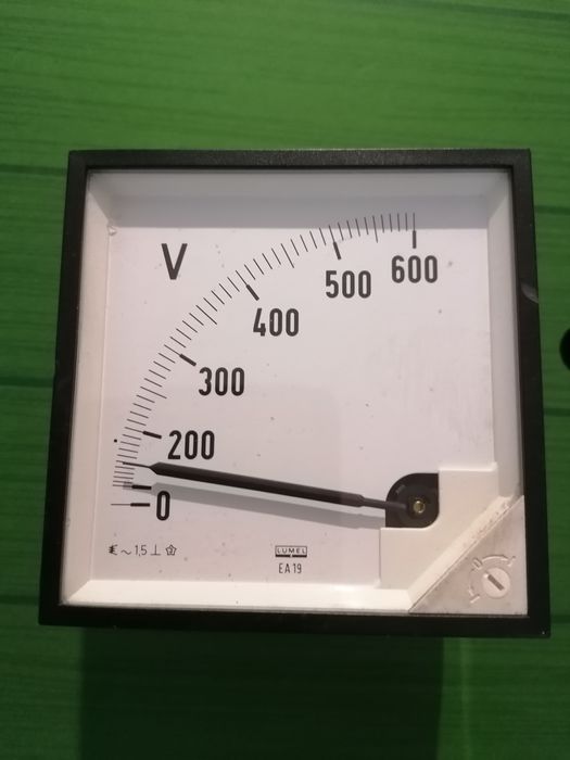 Voltomierz model EA19