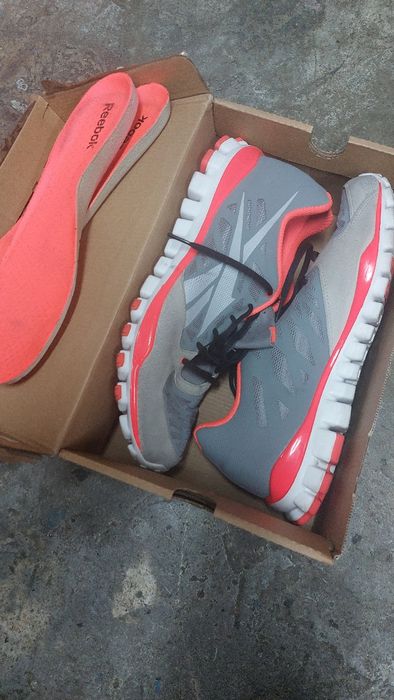 Buty sportowe   męskie .2p.