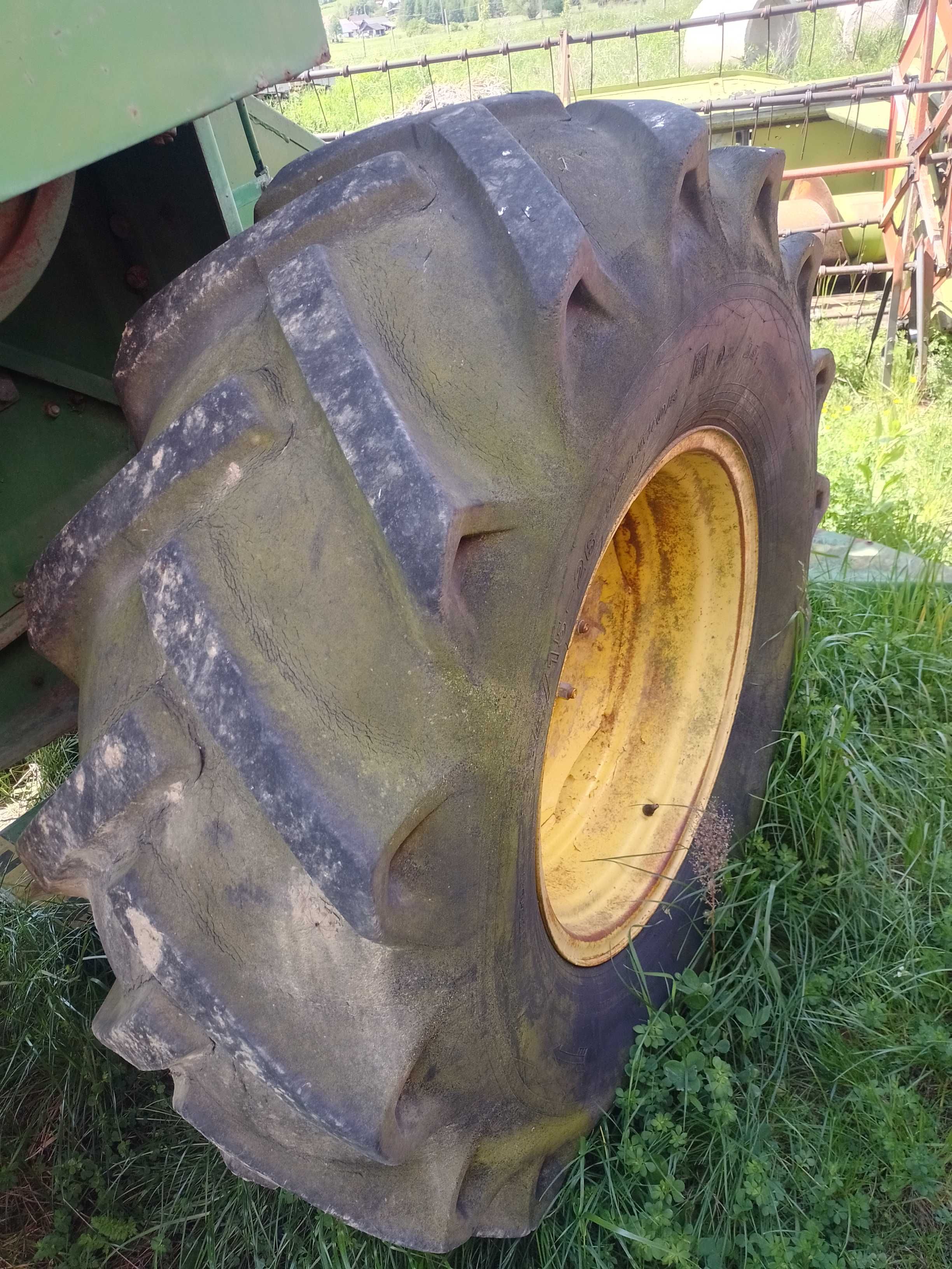 Sprzedam części do Kombajnu John Deere 952