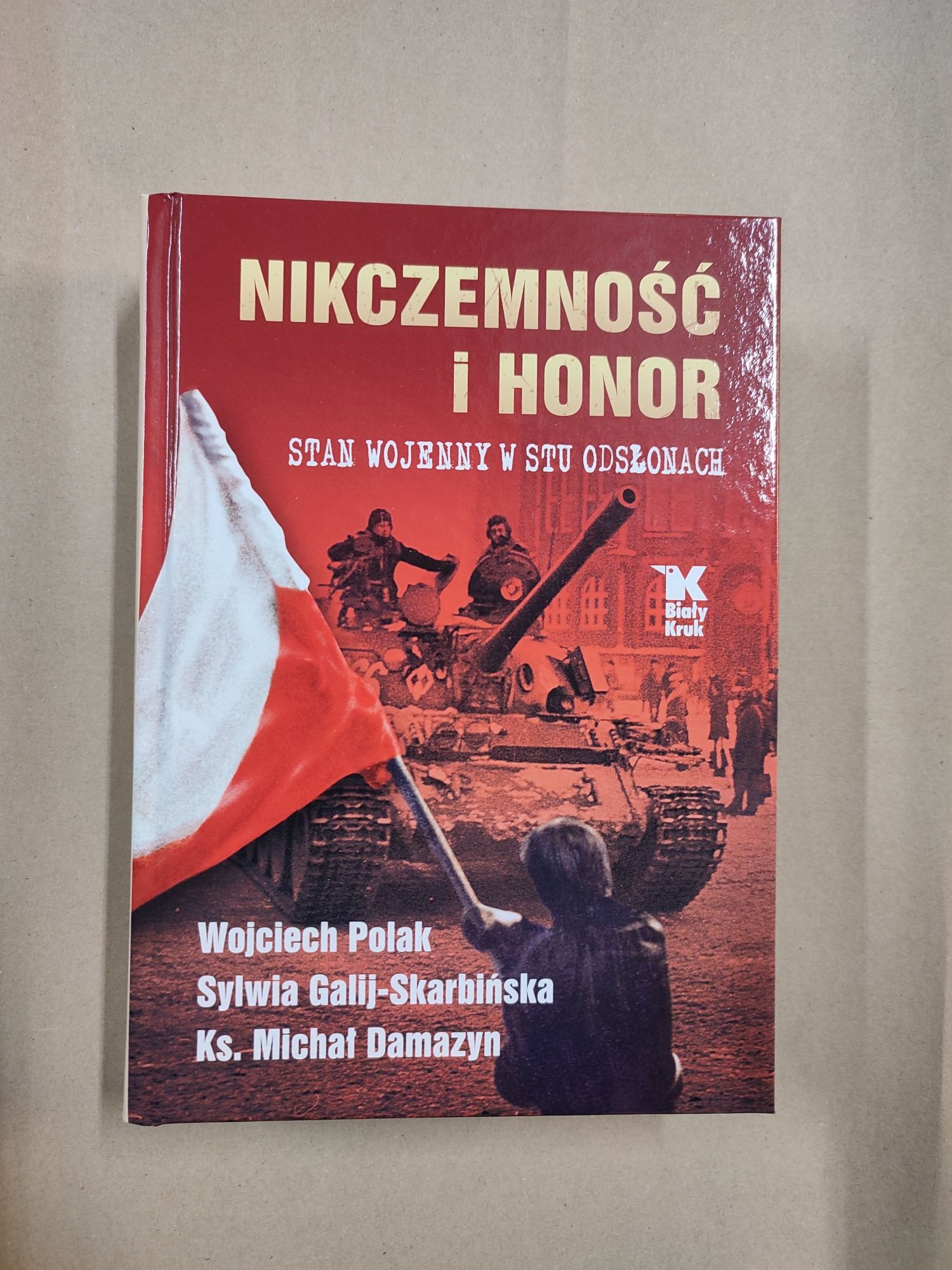 [nowa] Nikczemność i Honor. Stan Wojenny w Stu Odsłonach