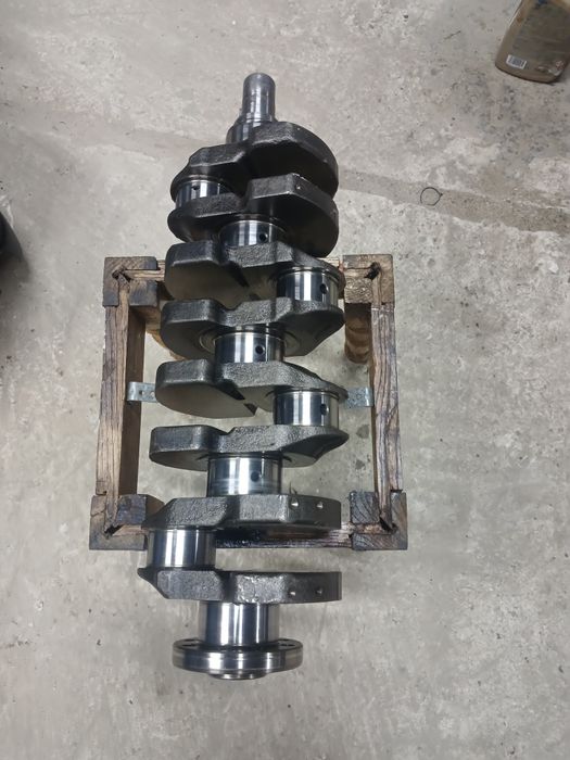 Колінвал Toyota 2.0 D4D 1CD-FTV Код: 7269674734