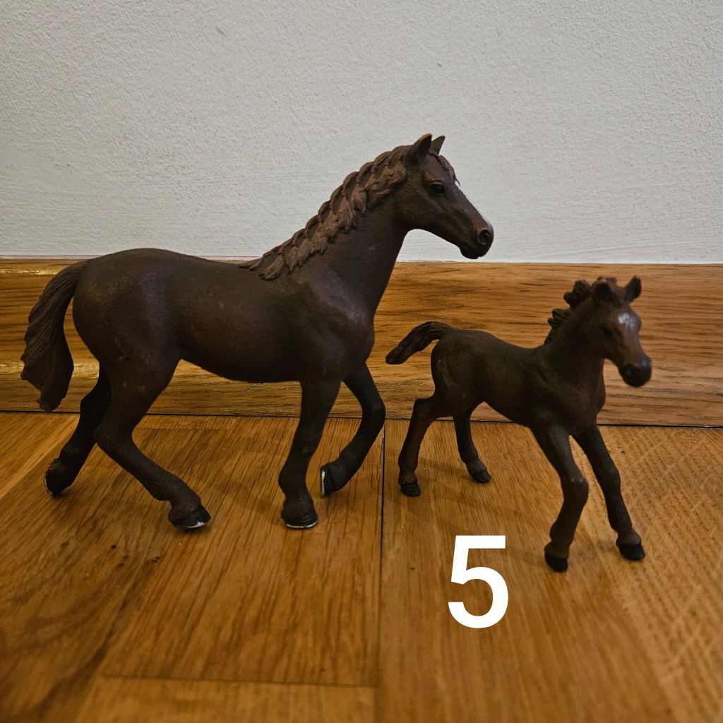 Zestawy figurek koni ze źrebakami |Schleich|