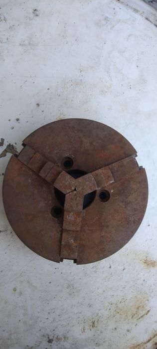 Патрон на токарний станок