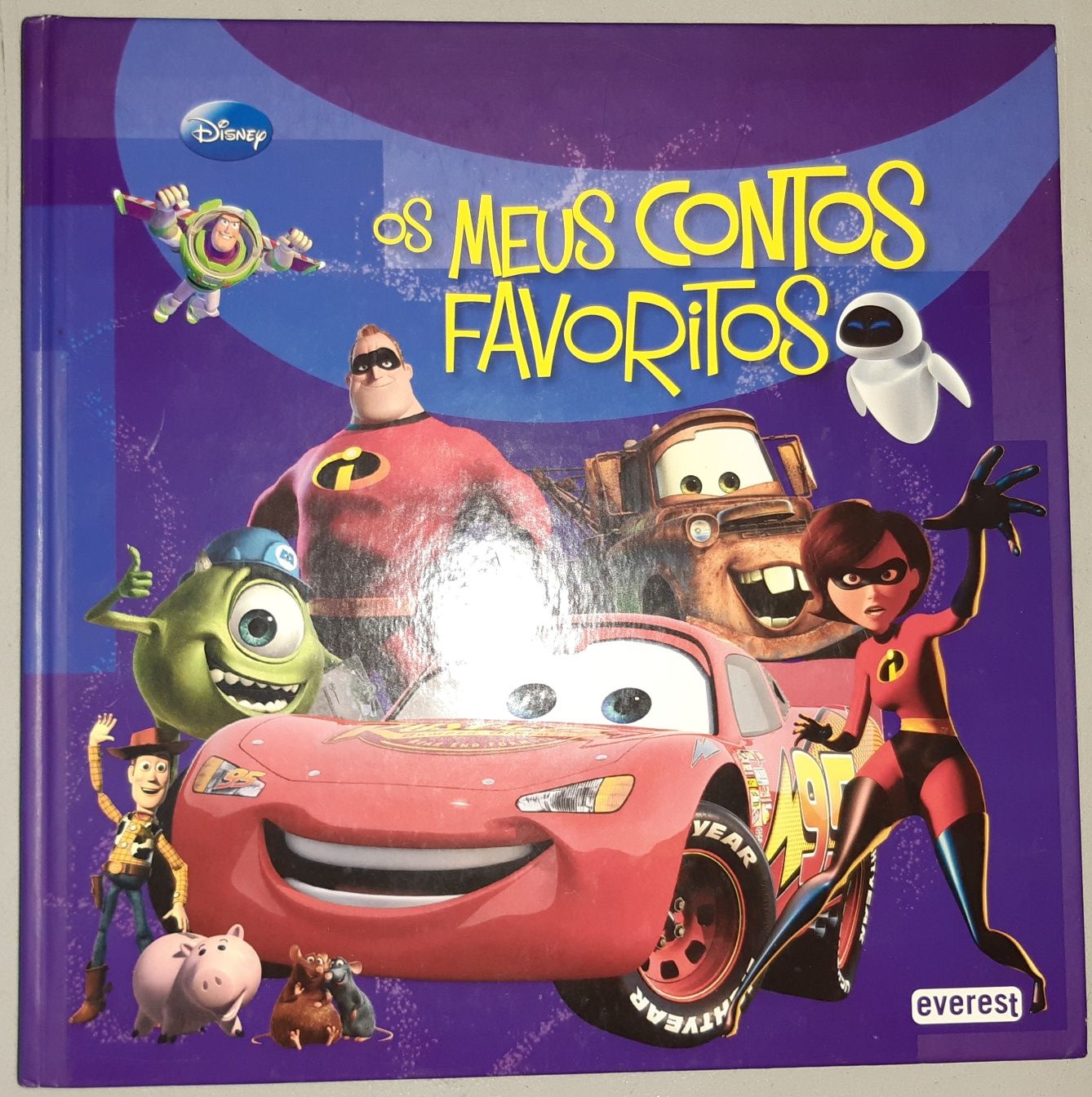Livro 'Os Meus Contos Favoritos'
de Walt Disney, Editora Everest