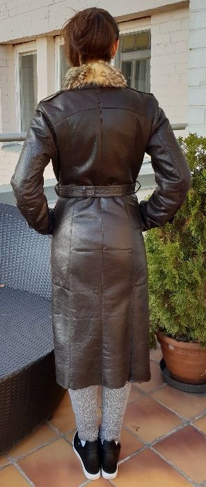 Женское зимнее кожаное пальто