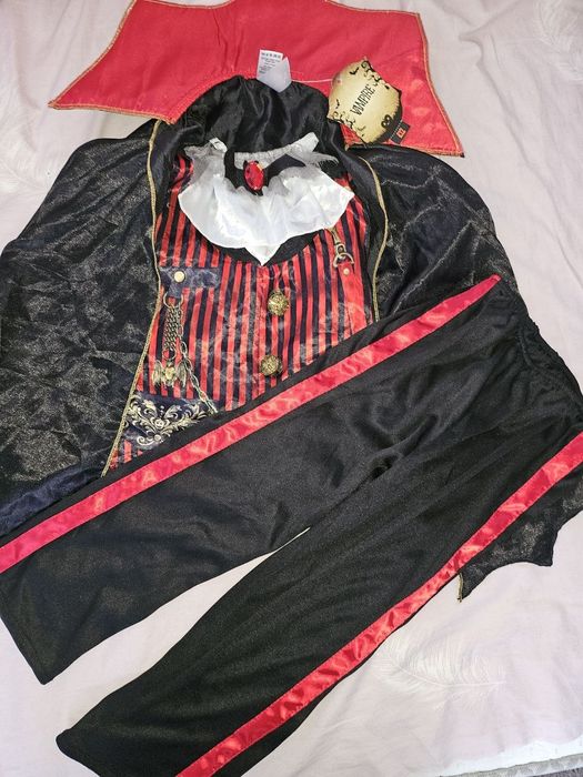 Костюм Дракула на хеллоуин.