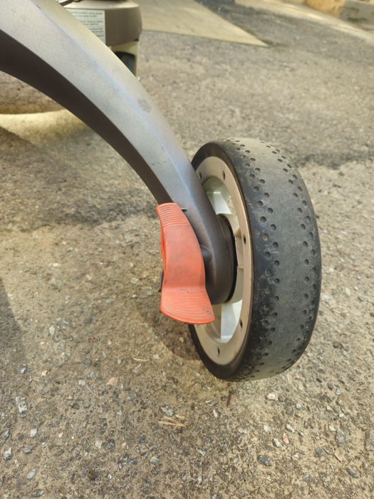 Продам дитячий візочок Stokke