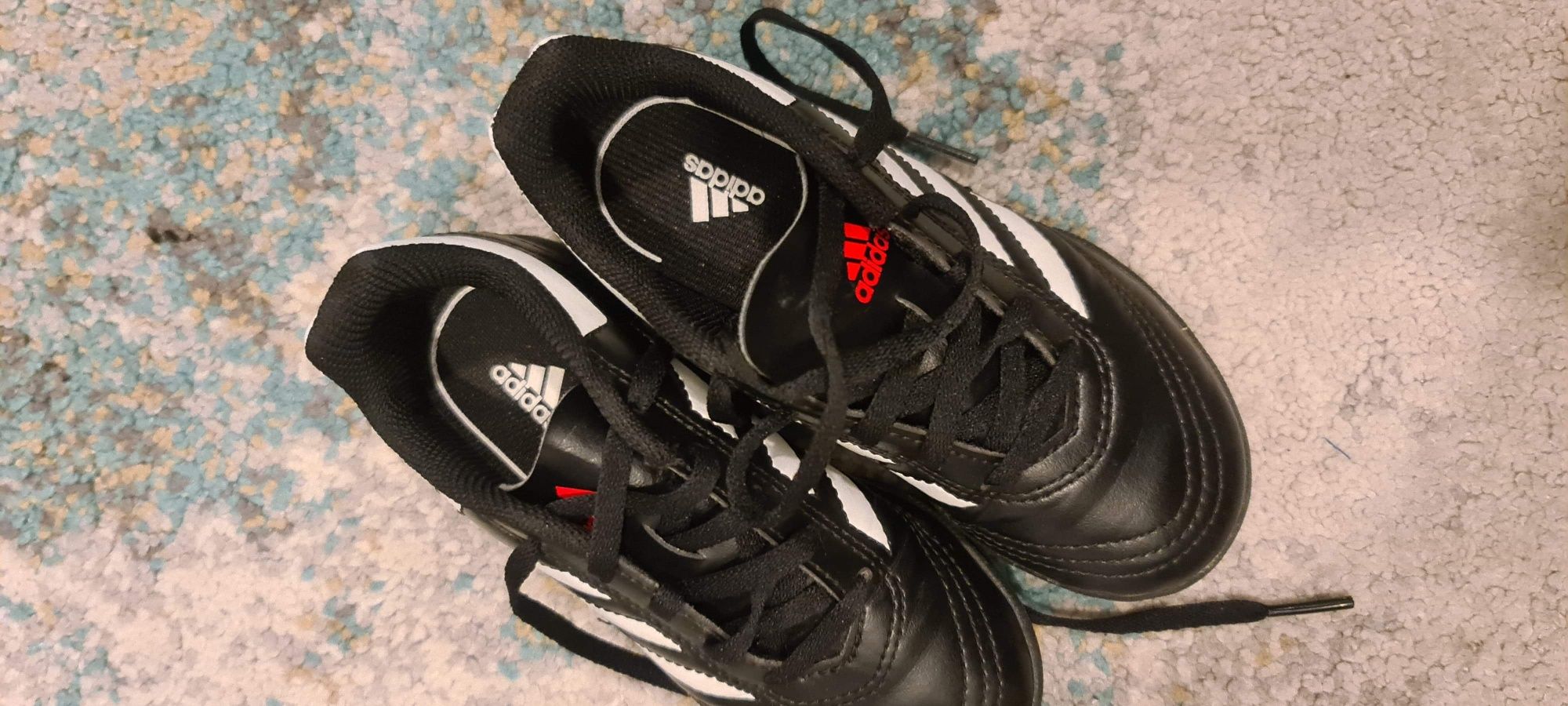 Buty piłkarskie na sztuczną trawę adidas