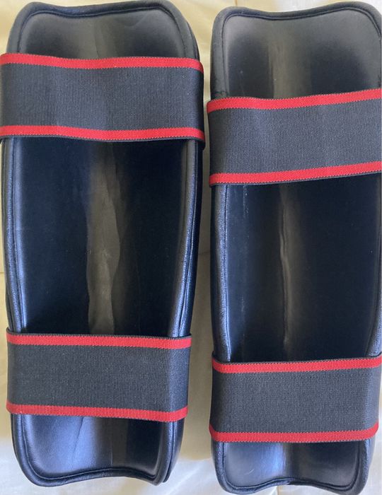 Caneleiras para a prática de artes marciais