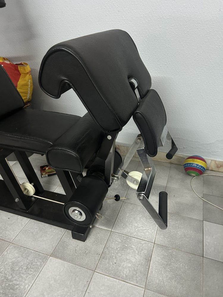 Maquina multifuncional technogym