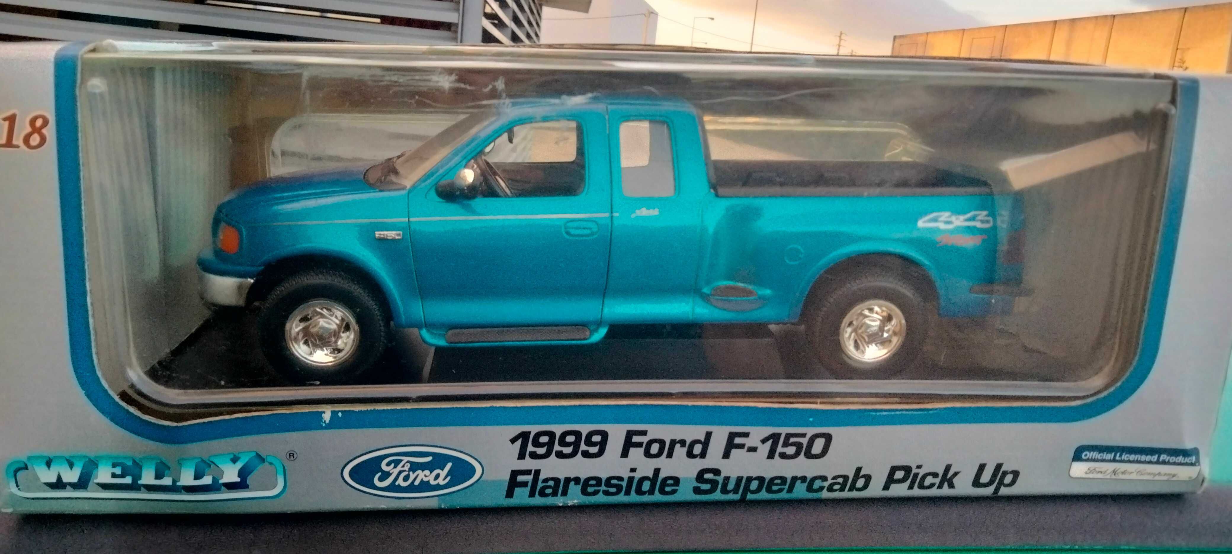 Ford F-150 Flareside Supercab Pickup 1:18