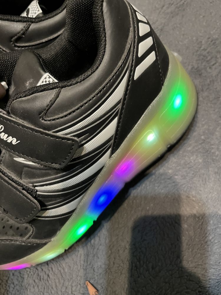 Butorolki buty z rolkami LED r.35