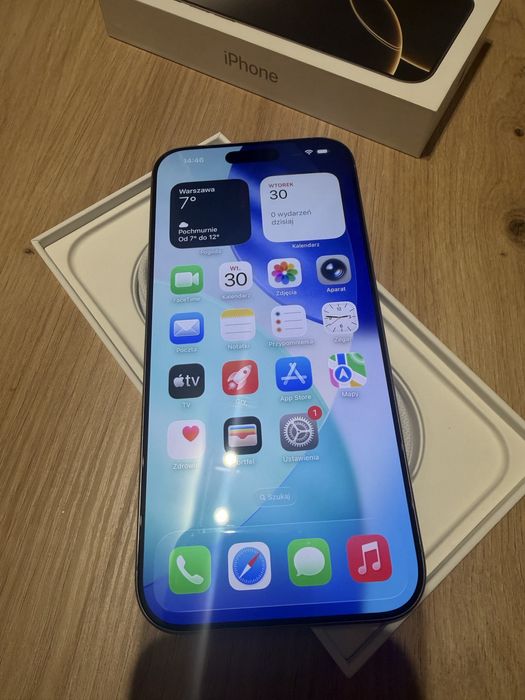 Iphone 16 Pro Max 256 gb. Natural Titanium 94% bateria