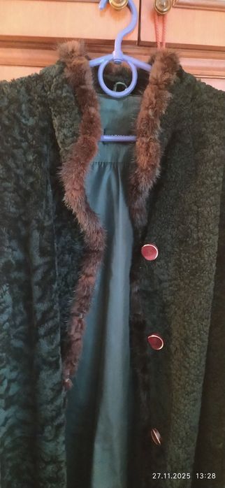 Шуба каракуль, довга.