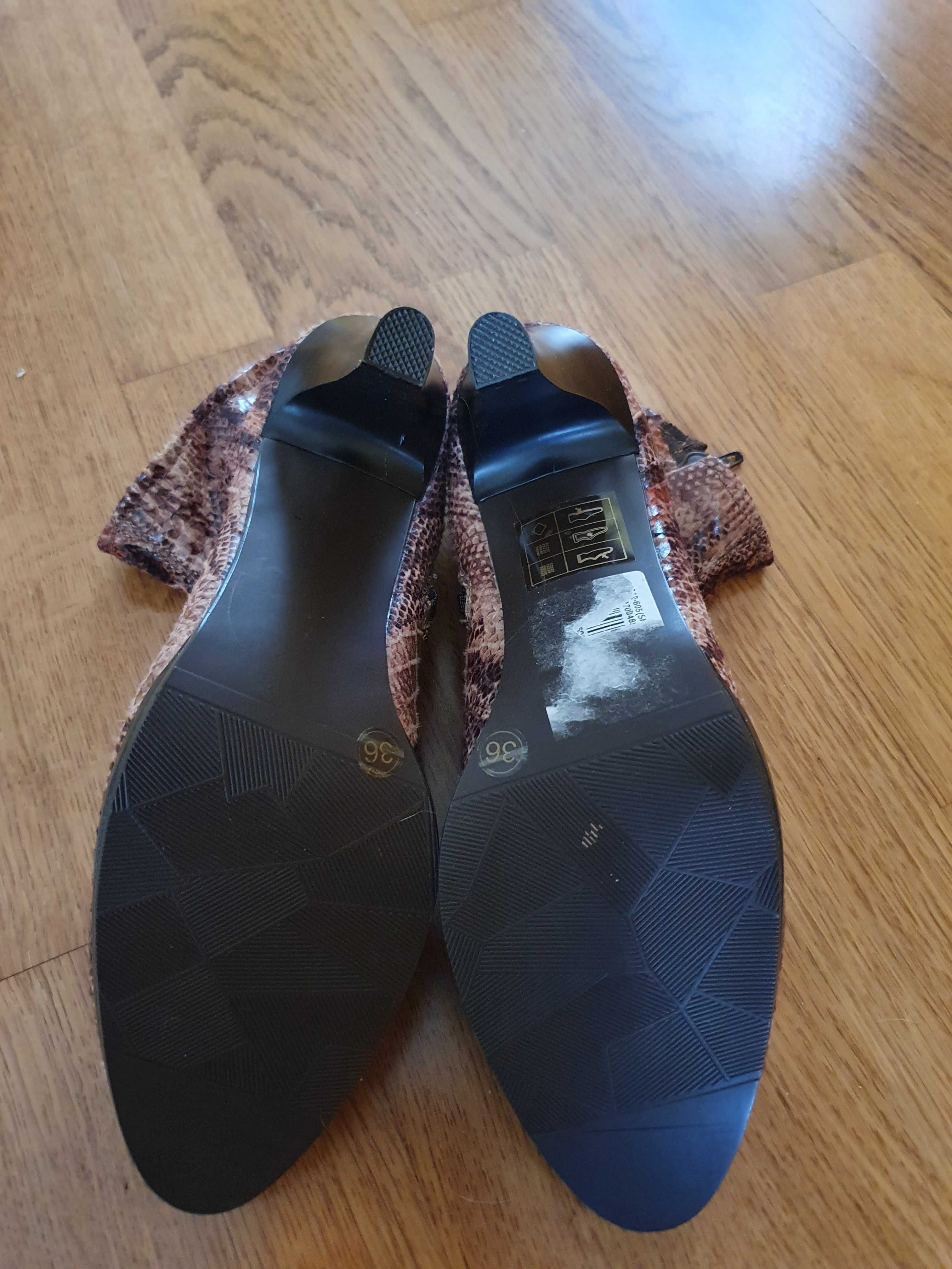 Botki, wzór wężowej skóry r.36