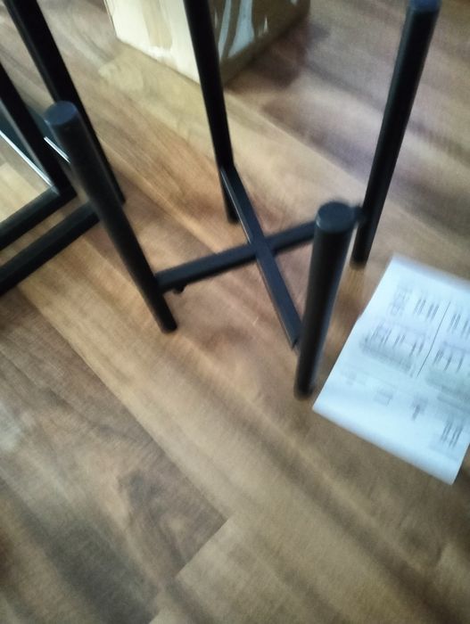 Kwietnik metalowy czarny