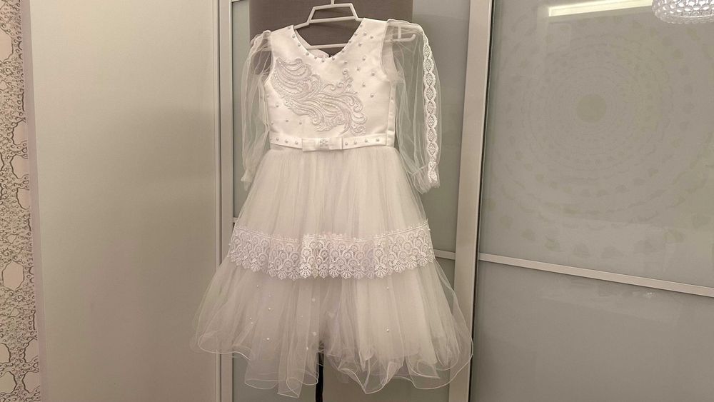 Сукня новорічна сніжинка біла святкова 4-7 років. 110-122