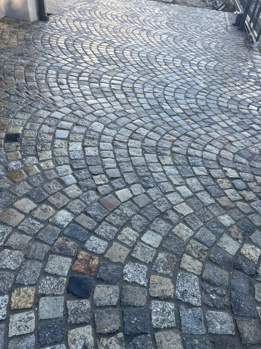 Ukladanie i murowanie kostki granitowej