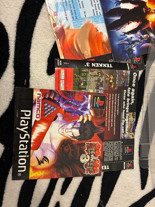 Zestaw pudełek i okładek gier PS1 GBA Xbox retro gaming