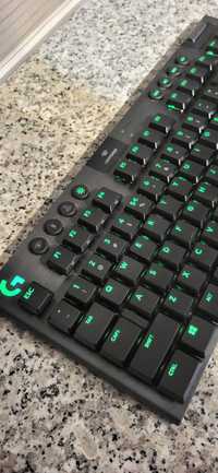 LOGITECH G915 TKL - Uszkodzone dwa klawisze "E" oraz "Pause"