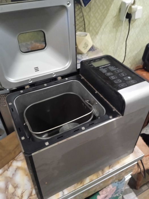 Продам хлебопечку