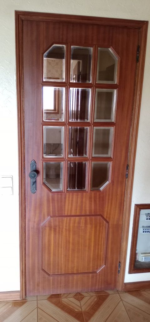 Vendo três 3 portas de interiores com vidros lapidados 20€ cada