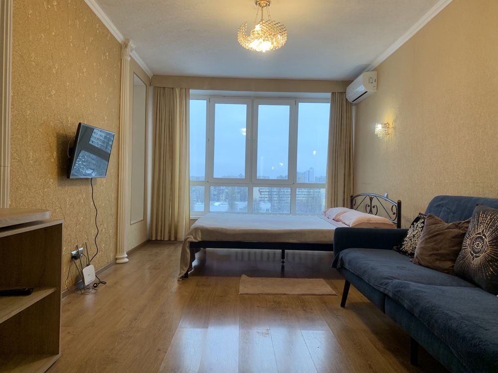 Видова затишна 1 к. Русанівка м. Лівобережна МВЦ Ентузіастів 13. 10 Видова затишна 1 к. Русанівка м. Лівобережна МВЦ Ентузіастів 13