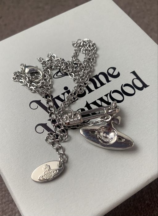 Підвіска Vivienne Westwood