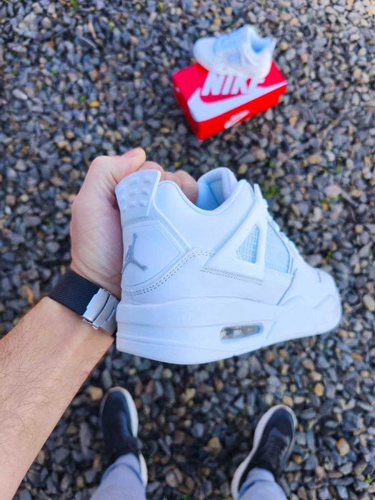 Кросівки підліткові Nike Jordan 4 Retro демісезонні розпродаж