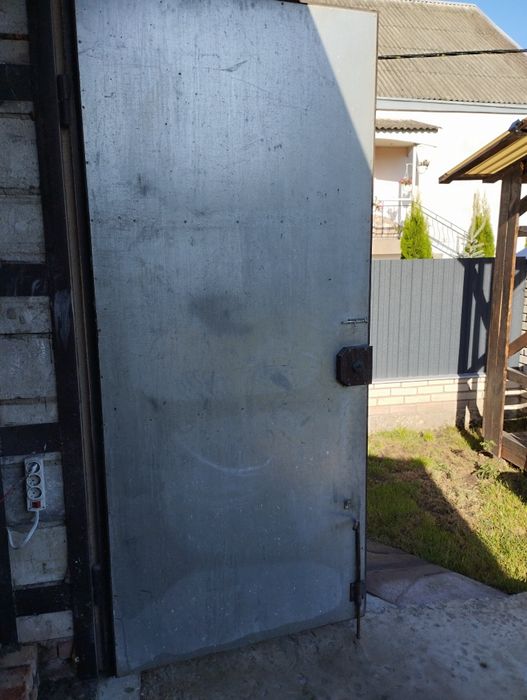 Ворота  гаражні.