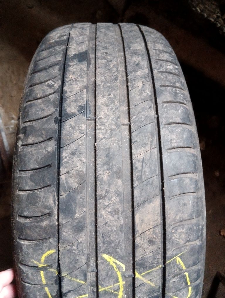 Michelin 215/60/16