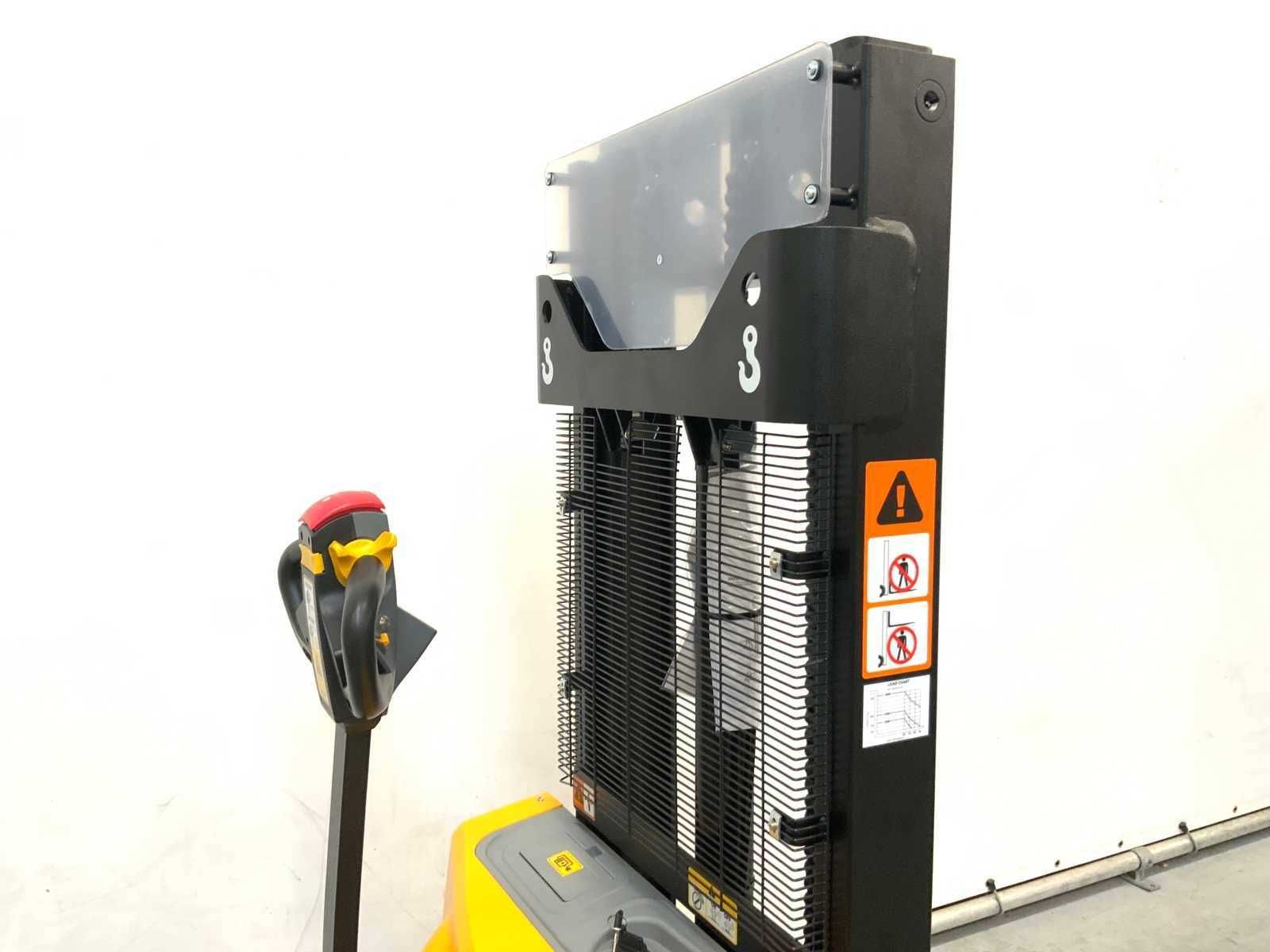 Stacker Empilhador porta paletes elétrico NOVO, 1500kg, elevação 3.0m