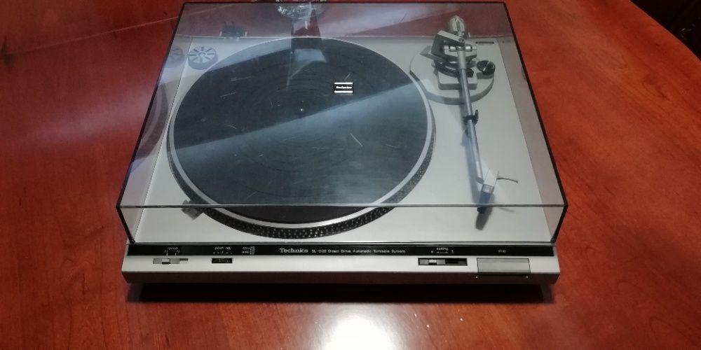 Technics SL-D20 Direct Drive Automatic Turntable System Vintage