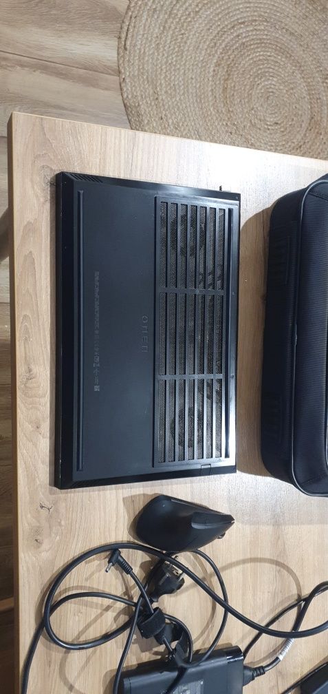 HP Omen i5 10 gen. GTX1660TI  64 RAM  ssd 2x 500