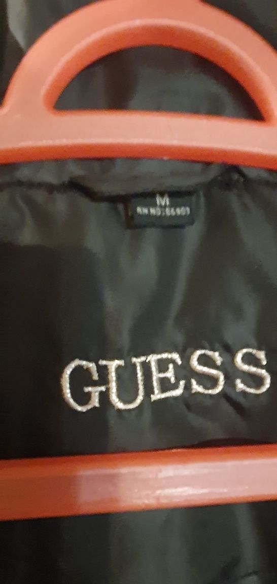 Śliczna kurtka damska ocieplana puchowa Guess